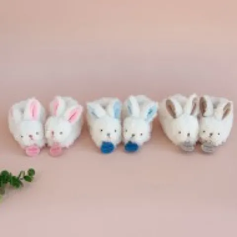 Discount Coffret cadeau naissance chaussons lapin bleu avec hochet - 0/6 mois Les Coffrets À Offrir|Les Prix Doux