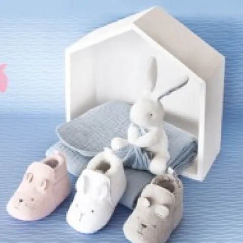 Sale Coffret chaussons Bébé roses - 0/6 mois Chaussons