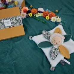 Hot Doudou LION blanc avec pétales - BOH'AIME Les Coffrets À Offrir|Cadeaux Naissance