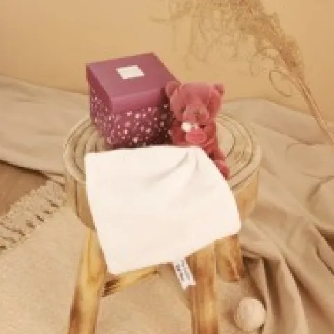 Online Doudou mouchoir- Mon petit ourson - Rouge bordeaux- 10 cm Ours