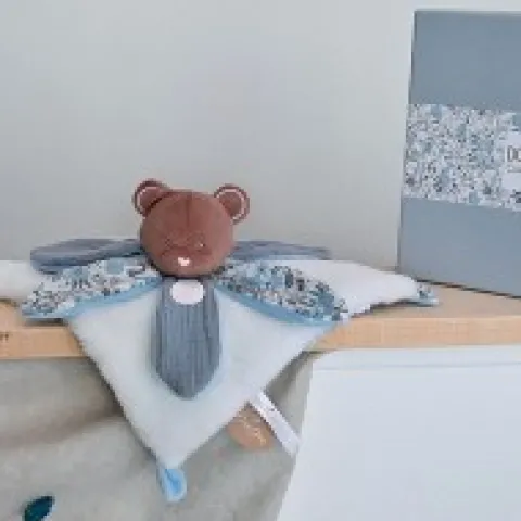 New Doudou OURS bleu avec pétales - BOH'AIME - Cadeaux Naissance|Les Boh'aime
