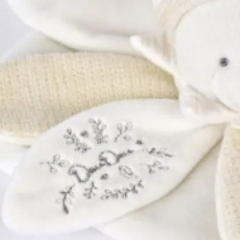 Hot Doudou plat pétales Ours Blanc - 25 cm - Collection Anniversaire Doudou® Anniversaire|Ours