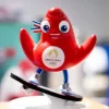New Figurine Mascotte JO Paris 2024- Skateboard Les Figurines Mascotte Jo Paris|Mascotte Jo