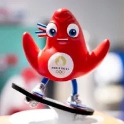 New Figurine Mascotte JO Paris 2024- Skateboard Les Figurines Mascotte Jo Paris|Mascotte Jo