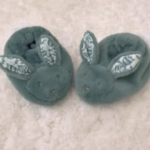 New Lapin Doudou - Coffret cadeau Chaussons et Doudou Vert Sauge 15 cm Les Coffrets À Offrir|Lapin Doudou